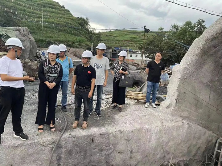 【简讯】罗平县政协党组书记、主席王冬梅到东城公司调研、后所煤矿公司开展红色教育活动、威信煤炭公司开展夏季送清凉活动