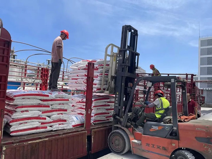 【918博天堂·(中国区)官方网站简讯】解化化工分公司1200吨红河红复合肥出口老挝｜曲煤焦化各党支部联合开展主题党日活动｜威信煤炭完成压风机检修维护和保养